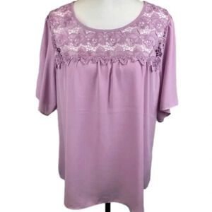 Charming Charlie pretty floral lace/crochet appliqué short sleeve‎ blouse.
